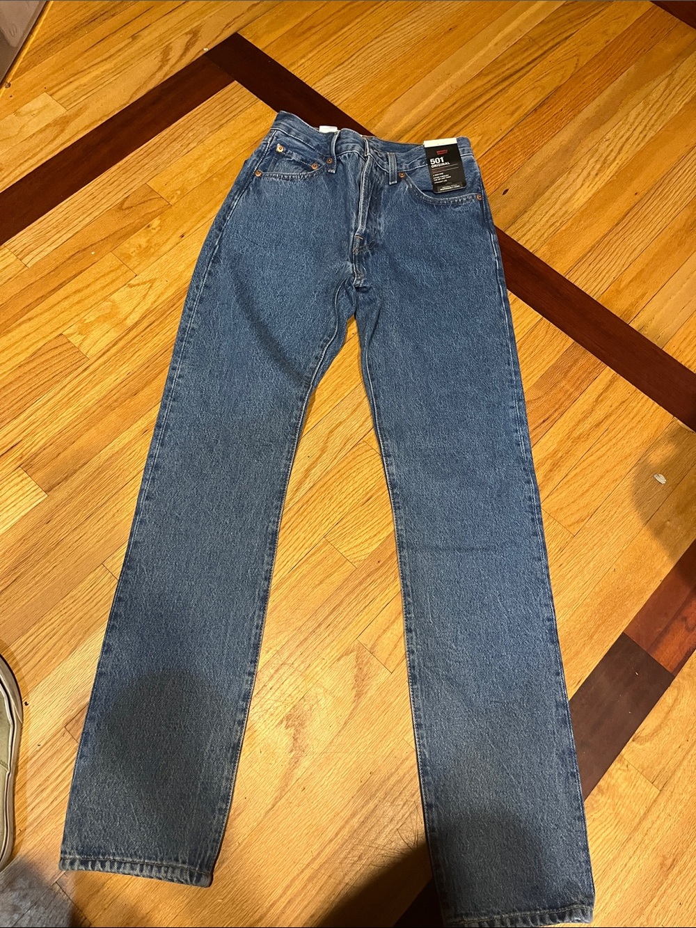 Levi's Straight  Jeans in Medium Blue Denim
